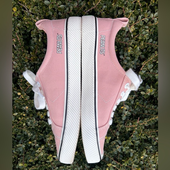 Cariuma OCA Sneakers Peanuts Snoopy Skateboard Pink Canvas Shoes Womens 9.5 - Picture 11 of 12